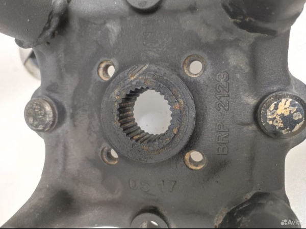 Кронштейн запасного колеса на Maverick X3 бу